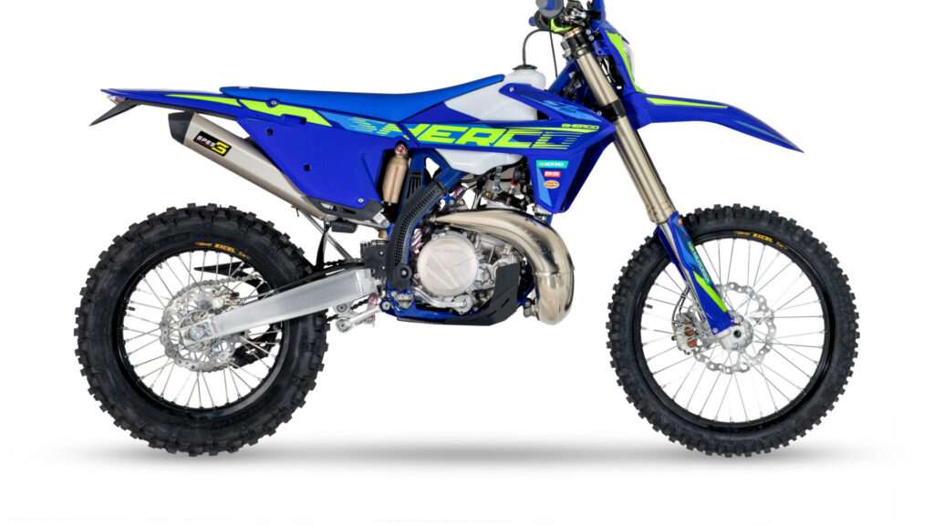 01 250 se factory 2026 3679x2456 1 1920x1080