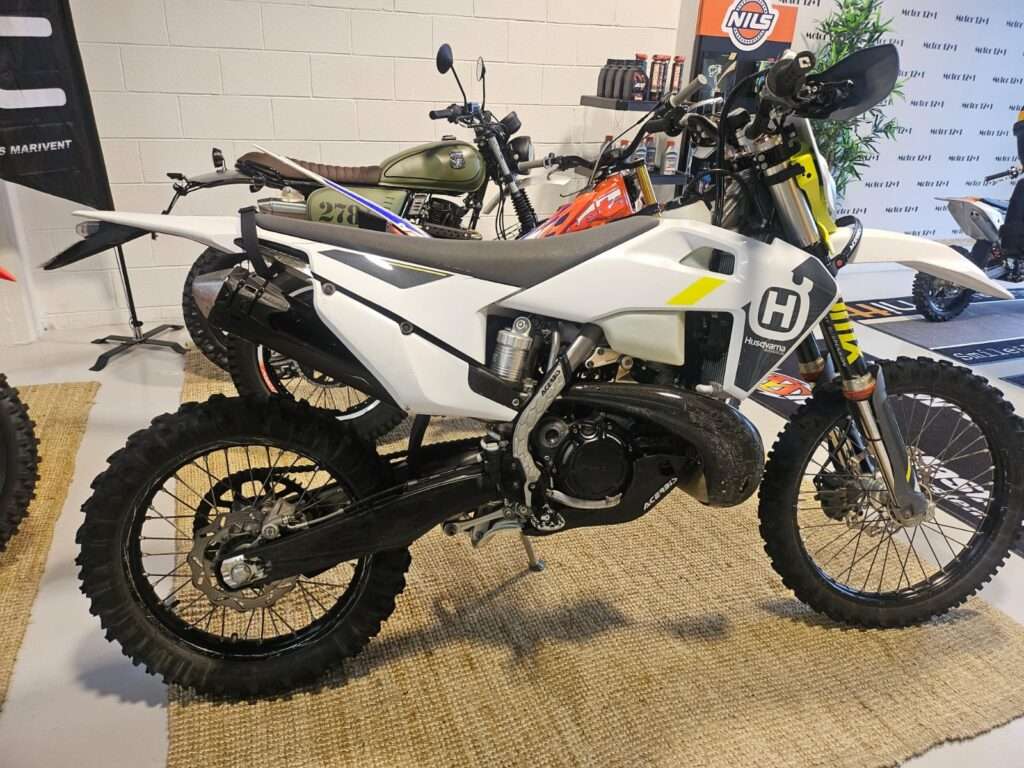 Husqvarna 250 2t 2022 00002